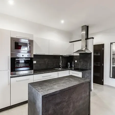 Benesova 6 Pensionat 4*