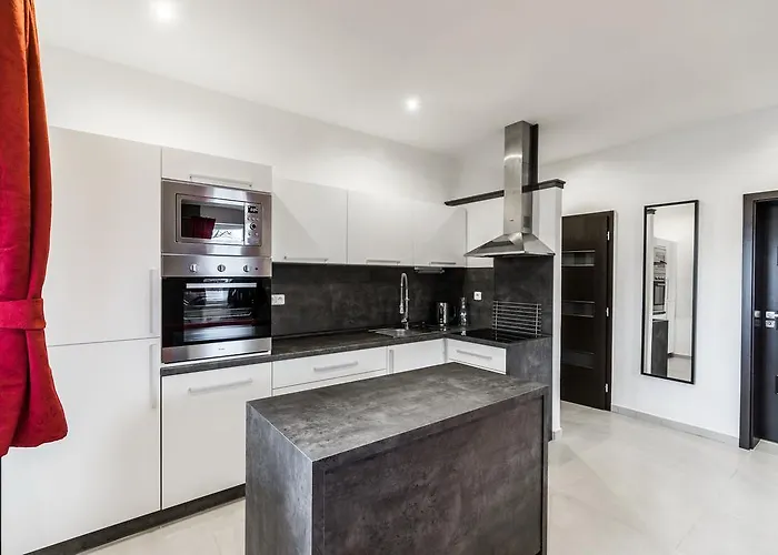 Benesova 6 Pensjonat 4*